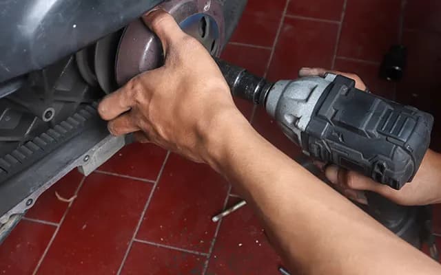 Aks Nedir? Aks Arıza Belirtileri Nelerdir?